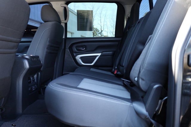 2021 Nissan TITAN Crew Cab SV 4x2