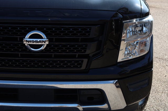 2021 Nissan TITAN Crew Cab SV 4x2