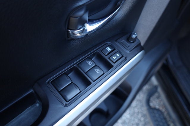 2021 Nissan TITAN Crew Cab SV 4x2