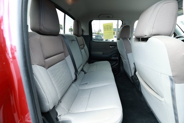 2022 Nissan Frontier Crew Cab SV 4x2