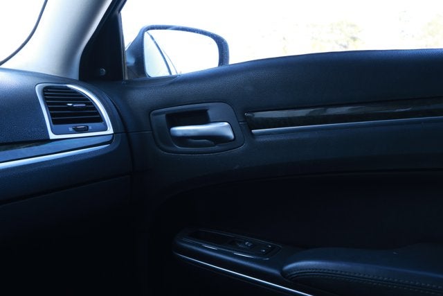 2017 Chrysler 300 300C