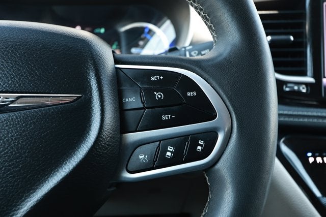 2023 Chrysler Pacifica Hybrid Touring L