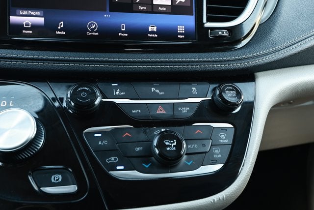 2023 Chrysler Pacifica Hybrid Touring L