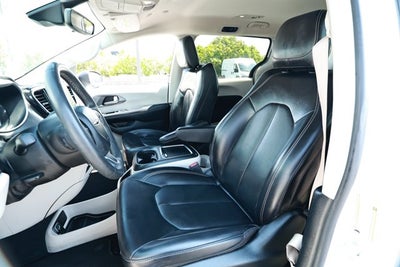 2023 Chrysler Pacifica Hybrid Touring L