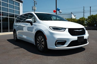 2023 Chrysler Pacifica Hybrid Touring L