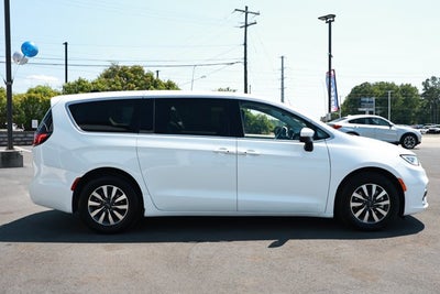 2023 Chrysler Pacifica Hybrid Touring L