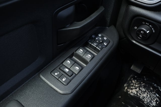 2027 RAM Ram 2500 RAM 2500 BLACK EXPRESS CREW CAB 4X2 6'4' BOX