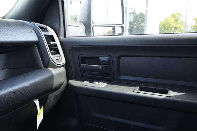 2027 RAM Ram 2500 RAM 2500 BLACK EXPRESS CREW CAB 4X2 6'4' BOX