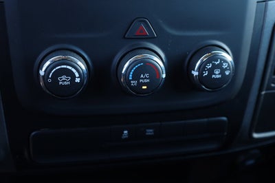 2022 RAM 1500 Classic Tradesman Crew Cab 4x4 5'7' Box