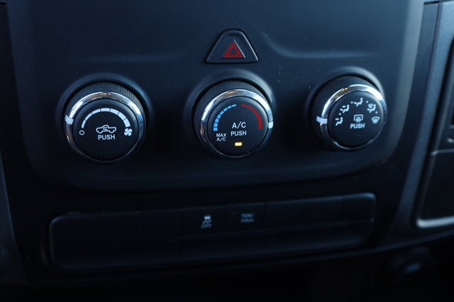 2022 RAM 1500 Classic Tradesman Crew Cab 4x4 5'7' Box