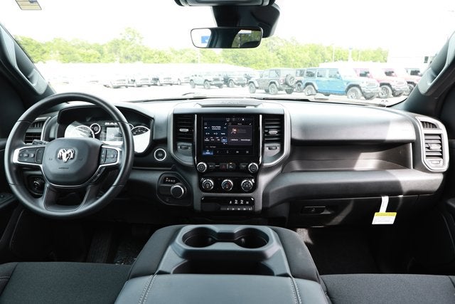 2026 RAM Ram 1500 RAM 1500 EXPRESS CREW CAB 4X2 5'7' BOX