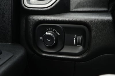 2021 RAM 2500 Tradesman Crew Cab 4x4 6'4' Box