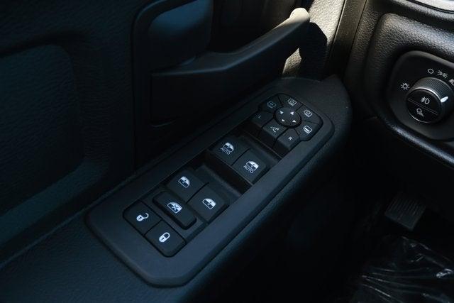 2026 RAM Ram 2500 RAM 2500 BLACK EXPRESS CREW CAB 4X4 6'4' BOX