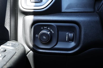 2024 RAM 2500 Tradesman Crew Cab 4x4 6'4' Box