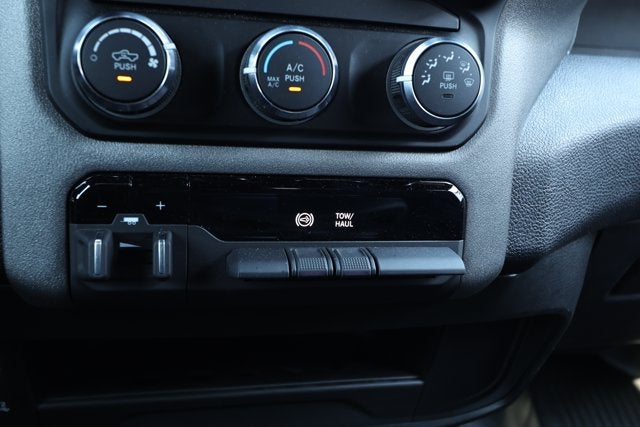 2024 RAM 2500 Tradesman Crew Cab 4x4 6'4' Box