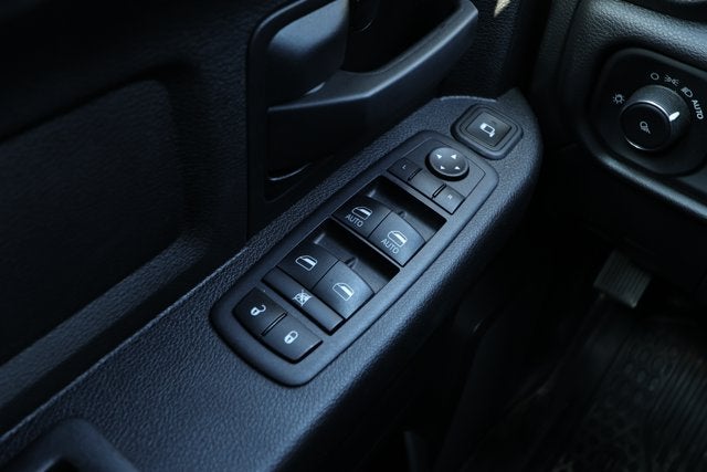 2024 RAM 2500 Tradesman Crew Cab 4x4 6'4' Box