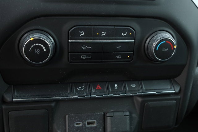 2021 Chevrolet Silverado 1500 2WD Crew Cab Short Bed Custom