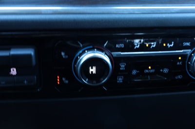 2025 GMC Sierra 1500 2WD Crew Cab Short Box SLT