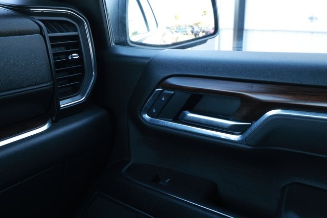 2025 GMC Sierra 1500 4WD Crew Cab Short Box SLT