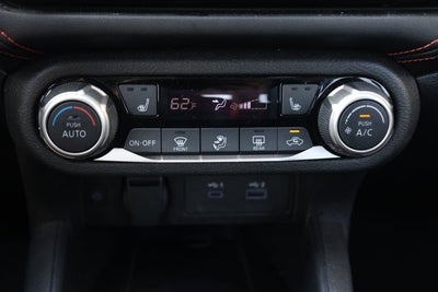2024 Nissan Versa 1.6 SR