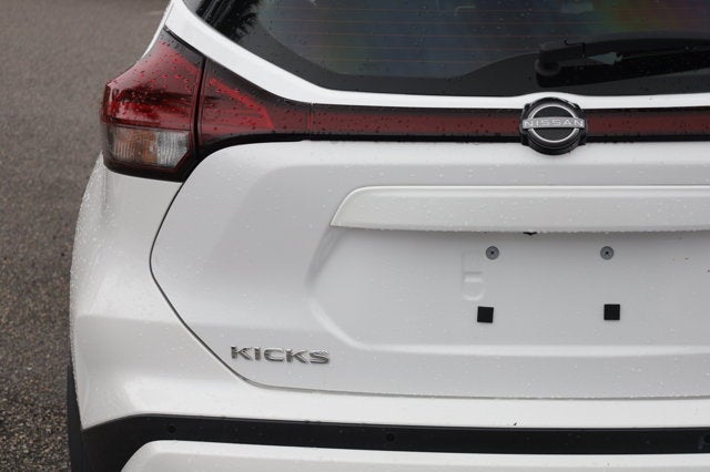 2024 Nissan Kicks S Xtronic CVT