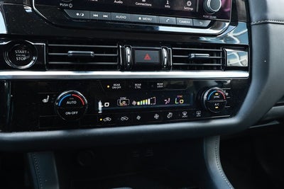 2025 Nissan Pathfinder SV FWD