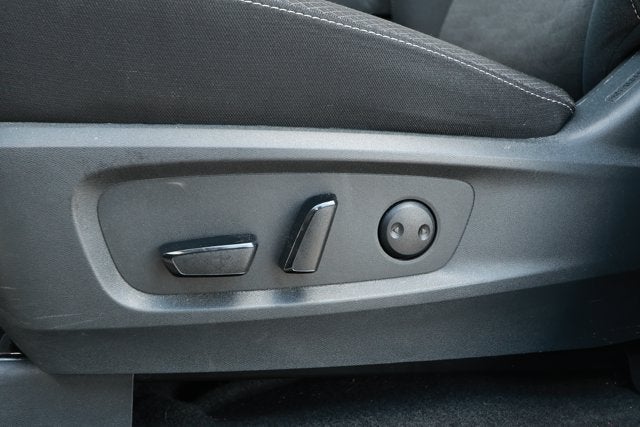 2025 Nissan Pathfinder SV FWD