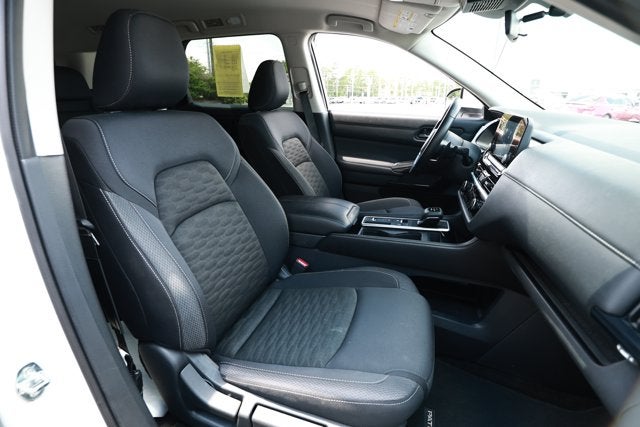 2025 Nissan Pathfinder SV FWD