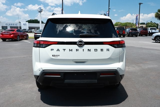 2025 Nissan Pathfinder SV FWD