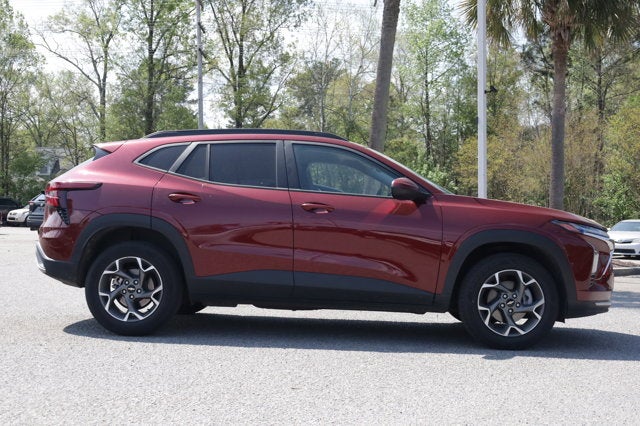 2025 Chevrolet Trax FWD LT