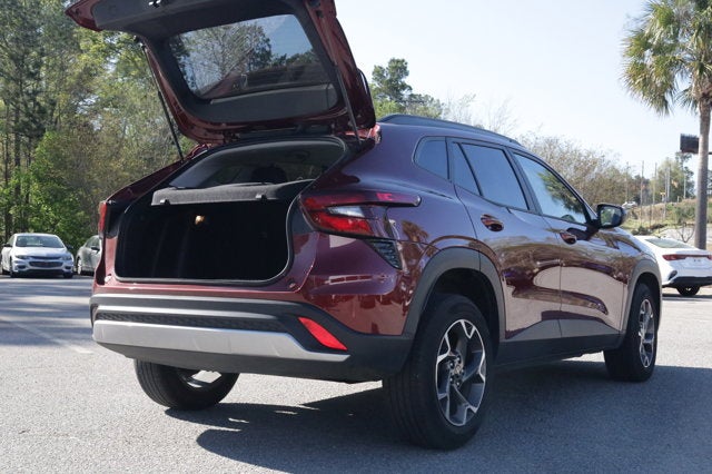 2025 Chevrolet Trax FWD LT