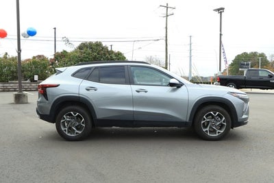 2025 Chevrolet Trax FWD LT