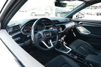 2025 Audi Q3 Premium 45 TFSI S line quattro Tiptronic