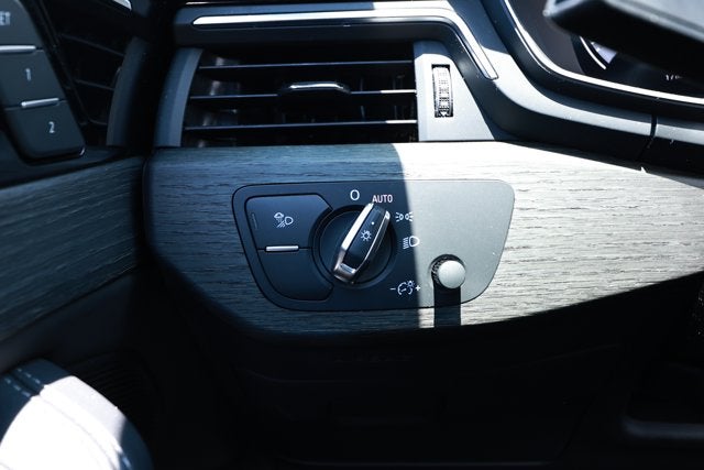 2024 Audi A4 Premium Plus 45 TFSI S line quattro S tronic