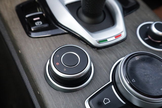 2022 Alfa Romeo Stelvio Ti AWD