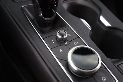 2025 Cadillac XT4 FWD Premium Luxury