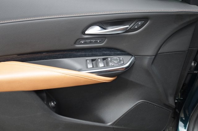 2025 Cadillac XT4 FWD Premium Luxury