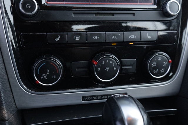 2013 Volkswagen Passat SE w/Sunroof