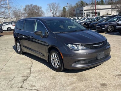 2023 Chrysler Voyager LX