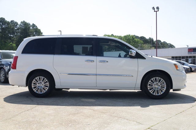 2013 Chrysler Town & Country Limited