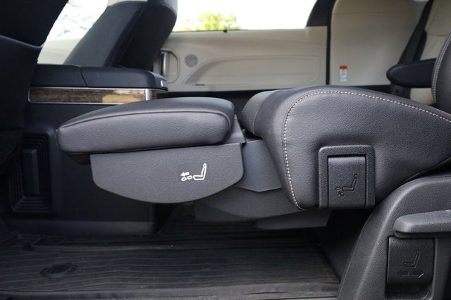 2025 Toyota Sienna Platinum