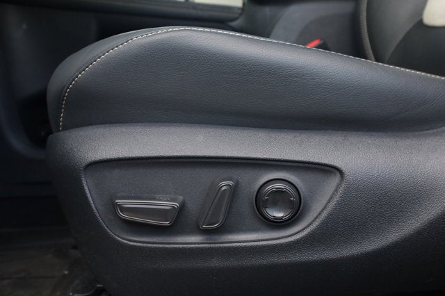 2025 Toyota Sienna Platinum