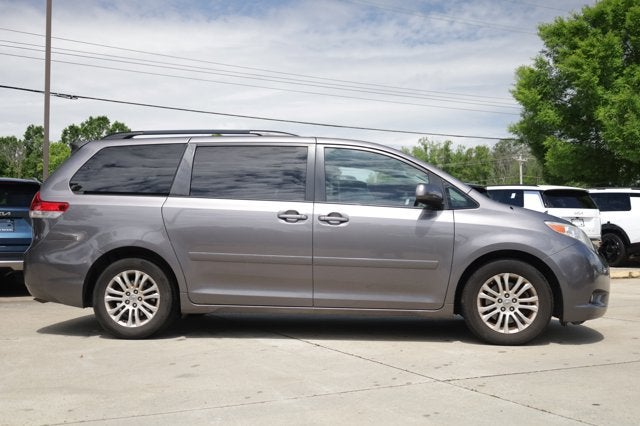 2014 Toyota Sienna XLE AAS
