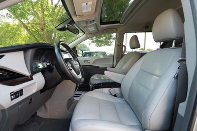 2019 Toyota Sienna XLE