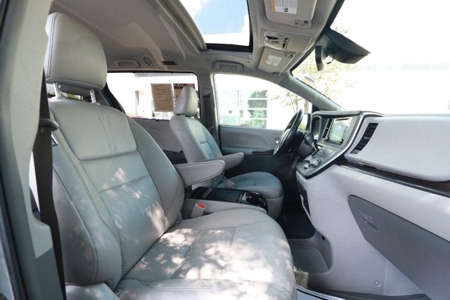 2019 Toyota Sienna XLE