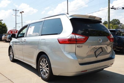 2019 Toyota Sienna XLE