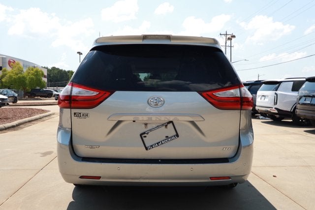 2019 Toyota Sienna XLE