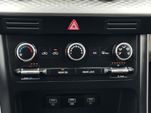 2024 Kia Carnival LX