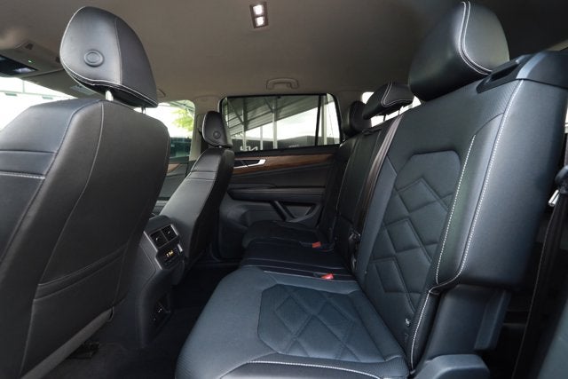 2025 Volkswagen Atlas 2.0T SE w/Technology