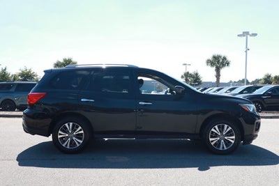 2019 Nissan Pathfinder SV